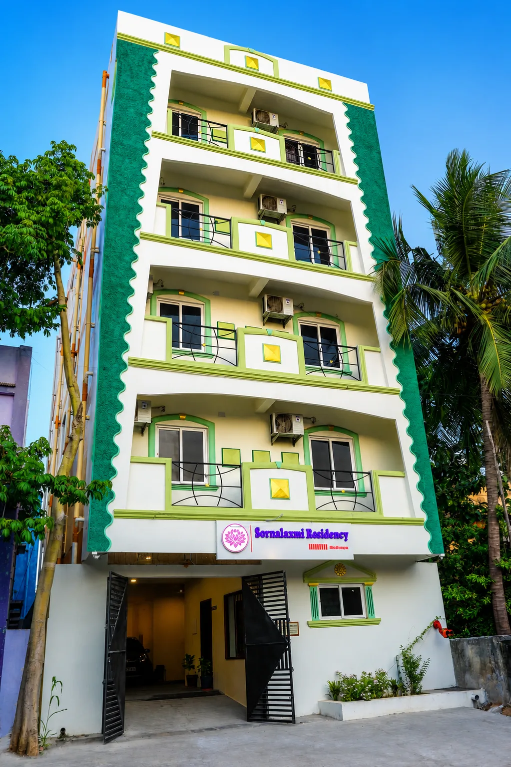 building Hotel Sornalaxmi Puducherry